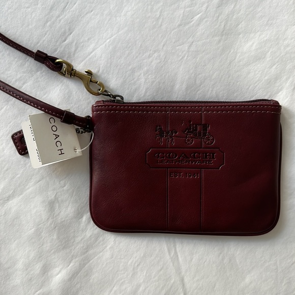 NWT Coach wristlet - Picture 3 of 6